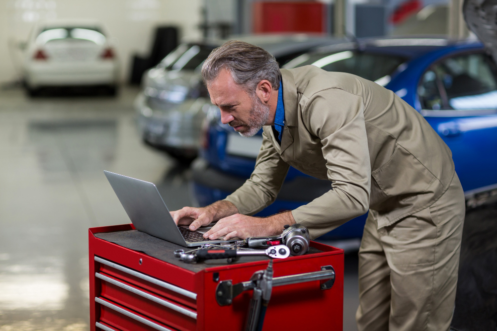 Warsztat samochodowy oferujący serwis mechaniczny kraków